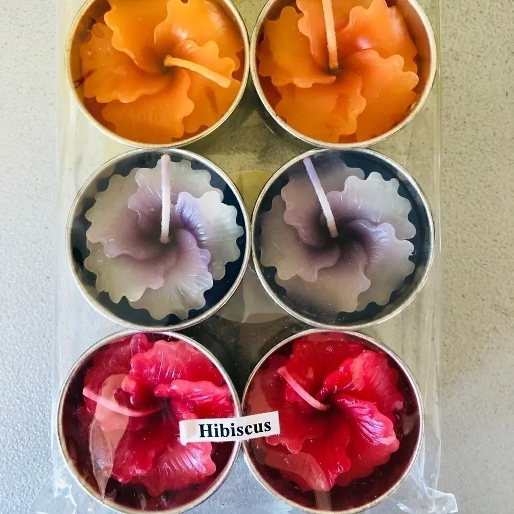 NWOT: Hibiscus Tea-light Candle Set‎